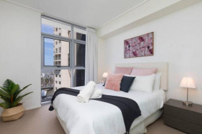 SK2 - CHARMING Skyline CBD w River Views 3 BR Private Apartment, Brisbane